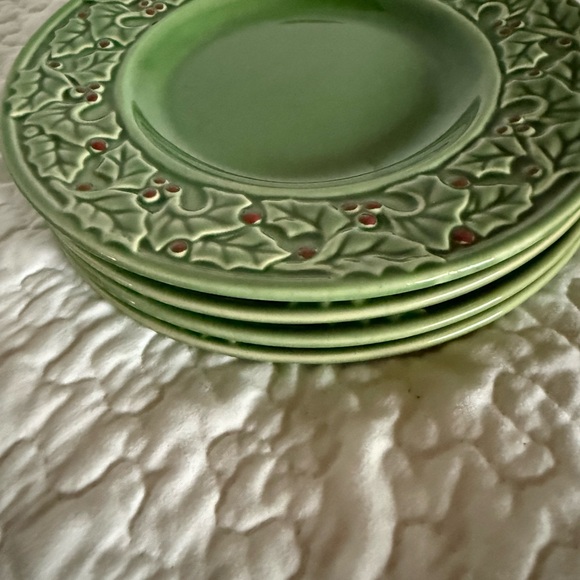 American Atelier Green Holly salad size Plates set of 4 - Picture 4 of 5